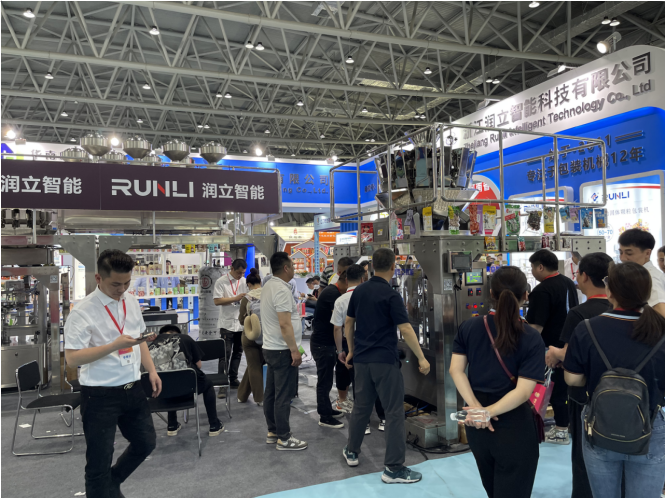 潤(rùn)立給袋式包裝機(jī)廠家展會(huì)現(xiàn)場(chǎng) 潤(rùn)立給袋式包裝機(jī)廠家展會(huì)現(xiàn)場(chǎng)