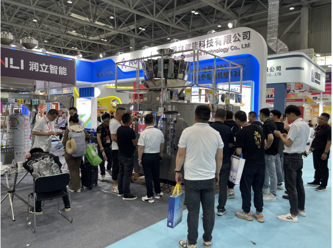 潤(rùn)立給袋式包裝機(jī)廠家展會(huì)現(xiàn)場(chǎng) 潤(rùn)立給袋式包裝機(jī)廠家展會(huì)現(xiàn)場(chǎng)